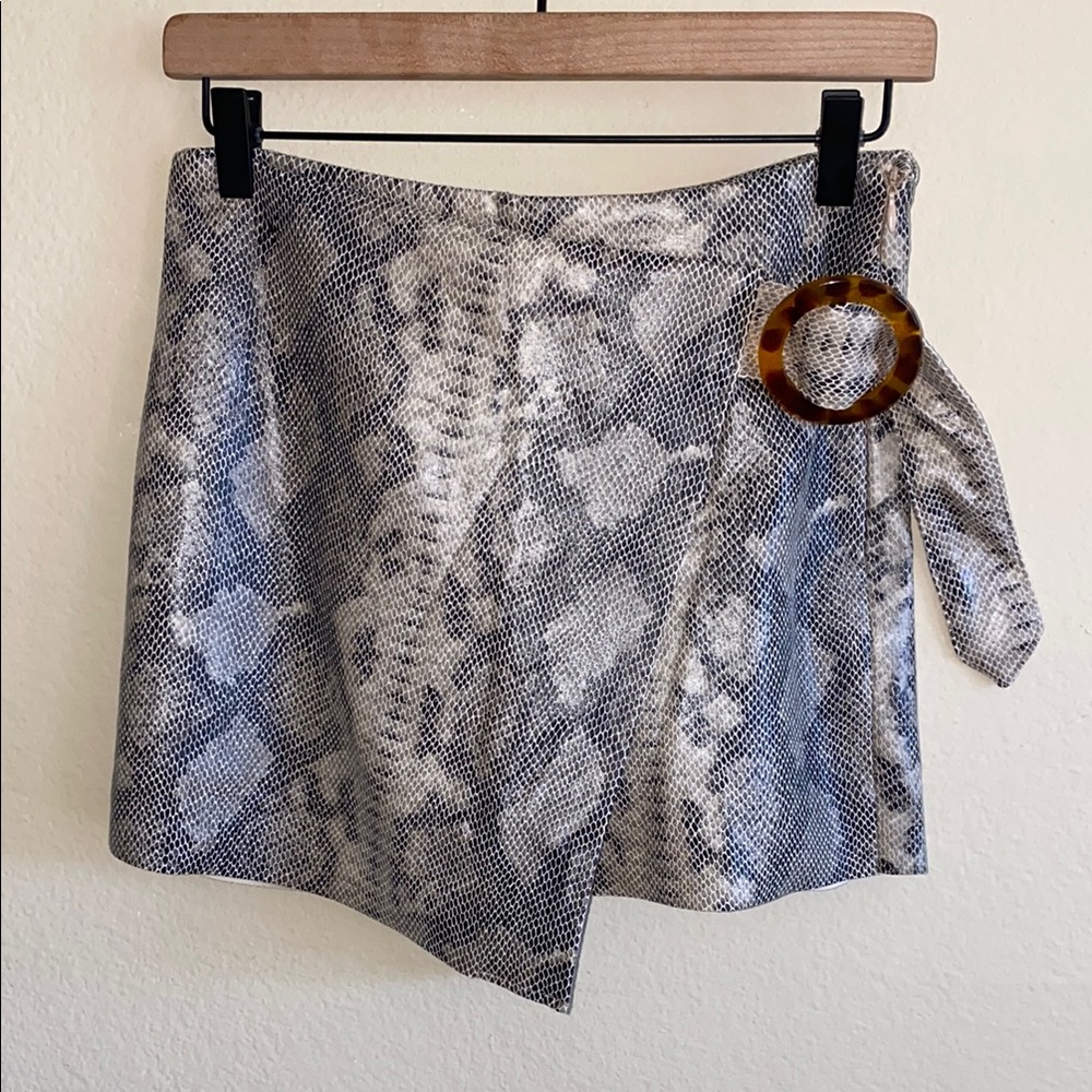 Zara Faux Leather Snakeskin Mini Skort - Picture 3 of 13